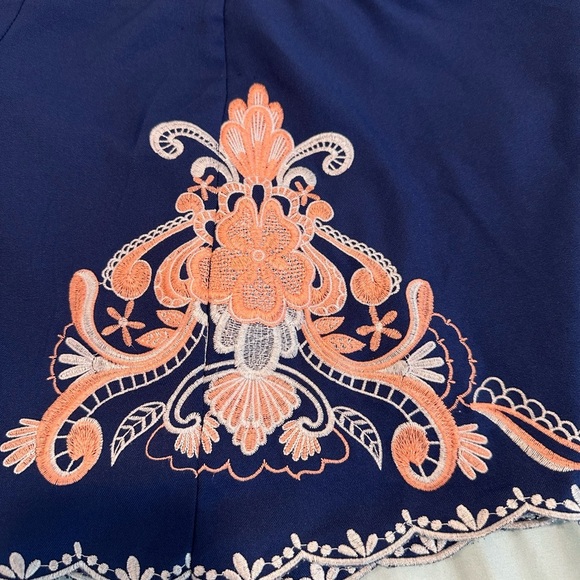 Francesca's Alya Medium Navy and Peach Floral Embroidered Shorts. Scalloped Edge - Picture 11 of 12